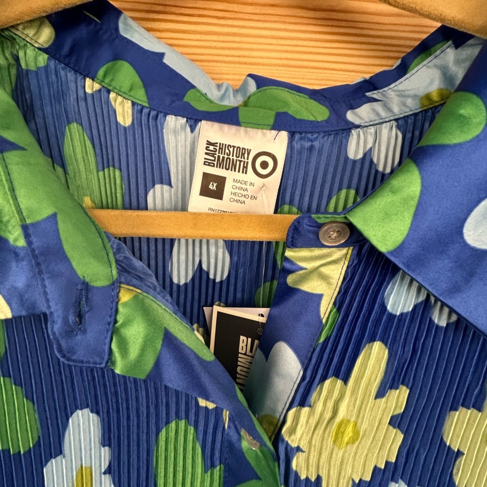 Black History Month for Target by Samantha Black blue pleated blouse NWT - Picture 2 of 4